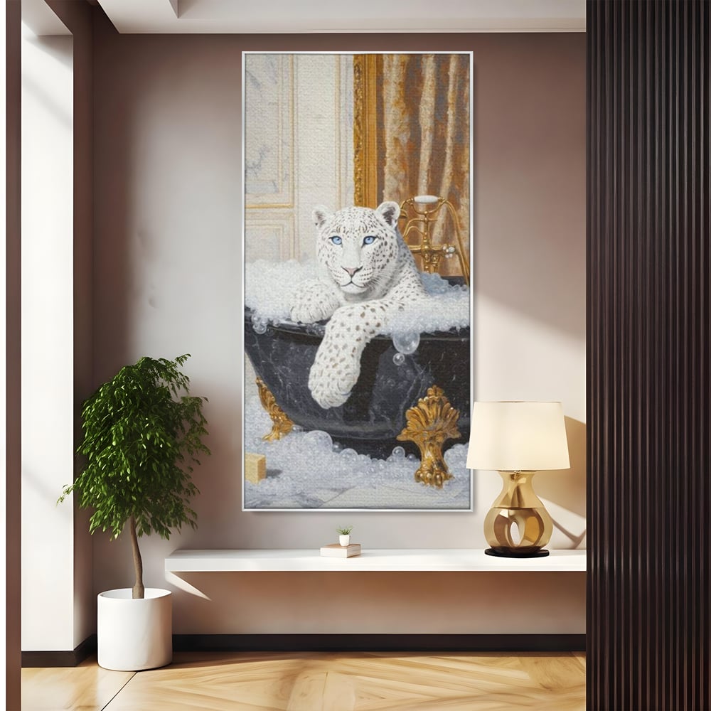 Tablou canvas cu tablou canvas cu leopard alb in cada, in rama de aluminiu argintiu